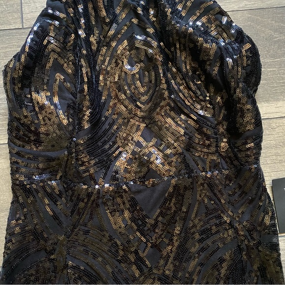 NWT || Lulus || Sequin High Neck Mini Dress Size L - Picture 3 of 11